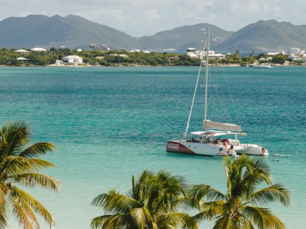 ANGUILLA SOUTH - FULL DAY - LUNCH BEACH RESTAURANT & OPEN BAR